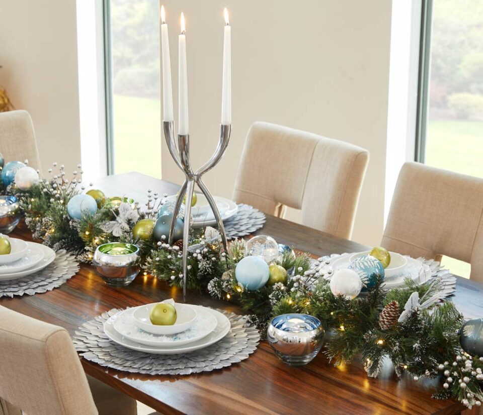 Christmas table decorating service - Cadeaux Christmas Interior Decorating - Dallas TX
