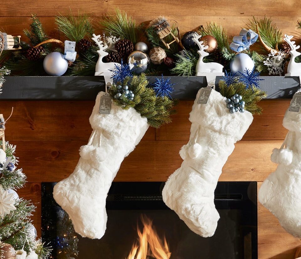 Christmas garland on fireplace mantel - Cadeaux Christmas Interior Decorating - Dallas TX